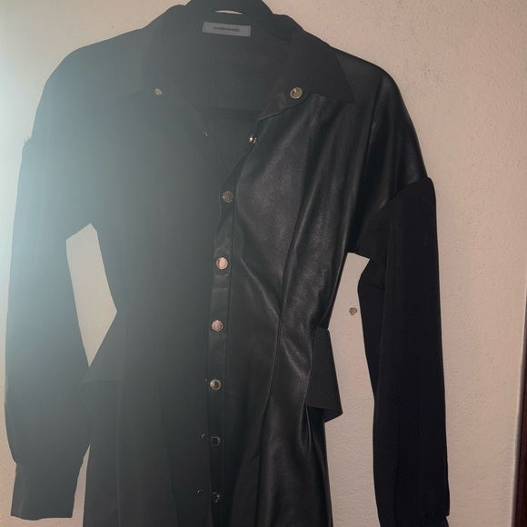Maniere De Voir Dresses & Skirts - Maniere De Voir Black Long Sleeve Dress